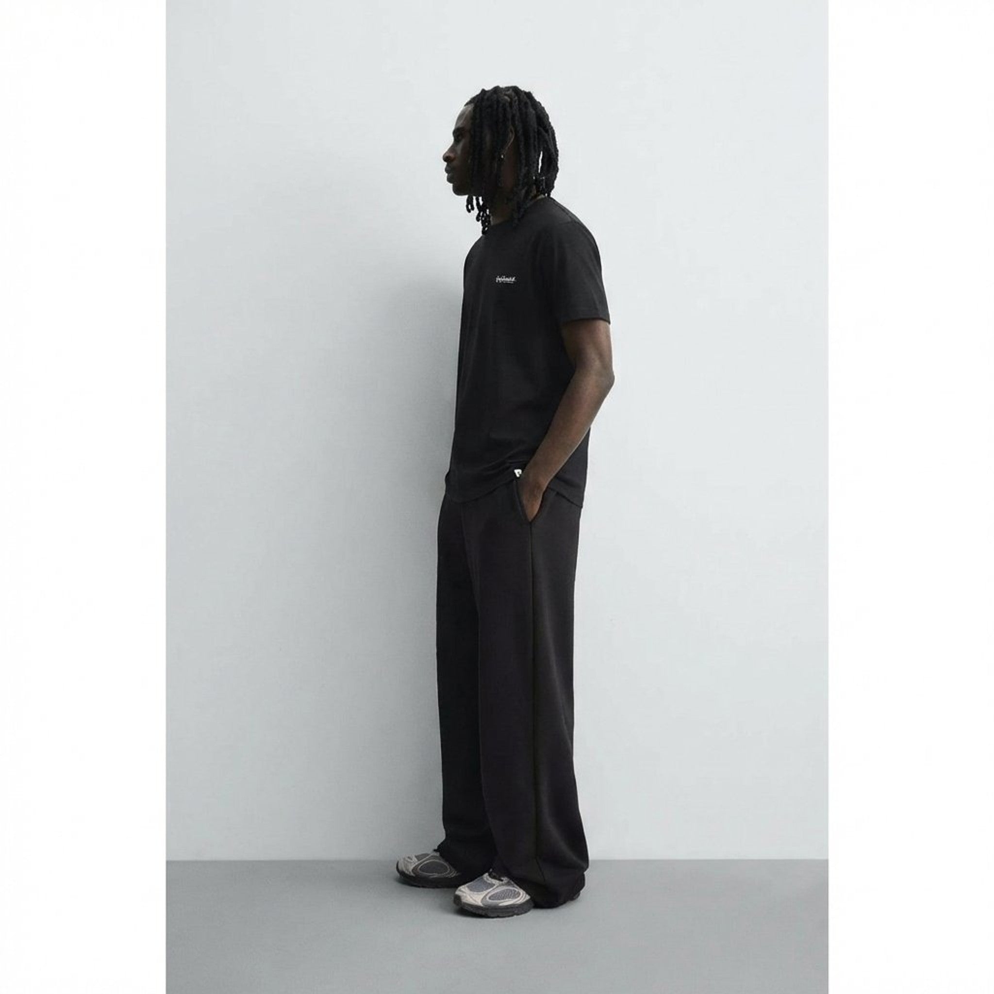 local_36611__color_black